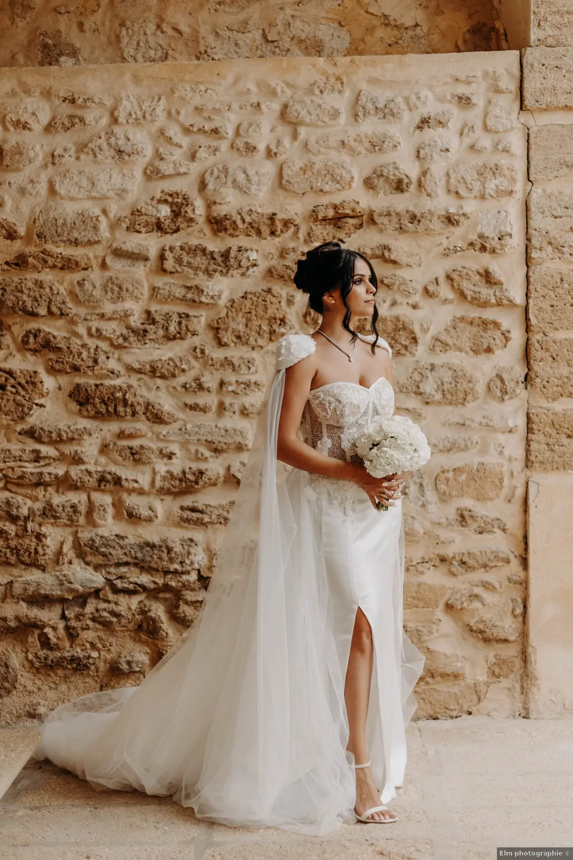 Portrait éditorial d'une mariée à l'Abbaye