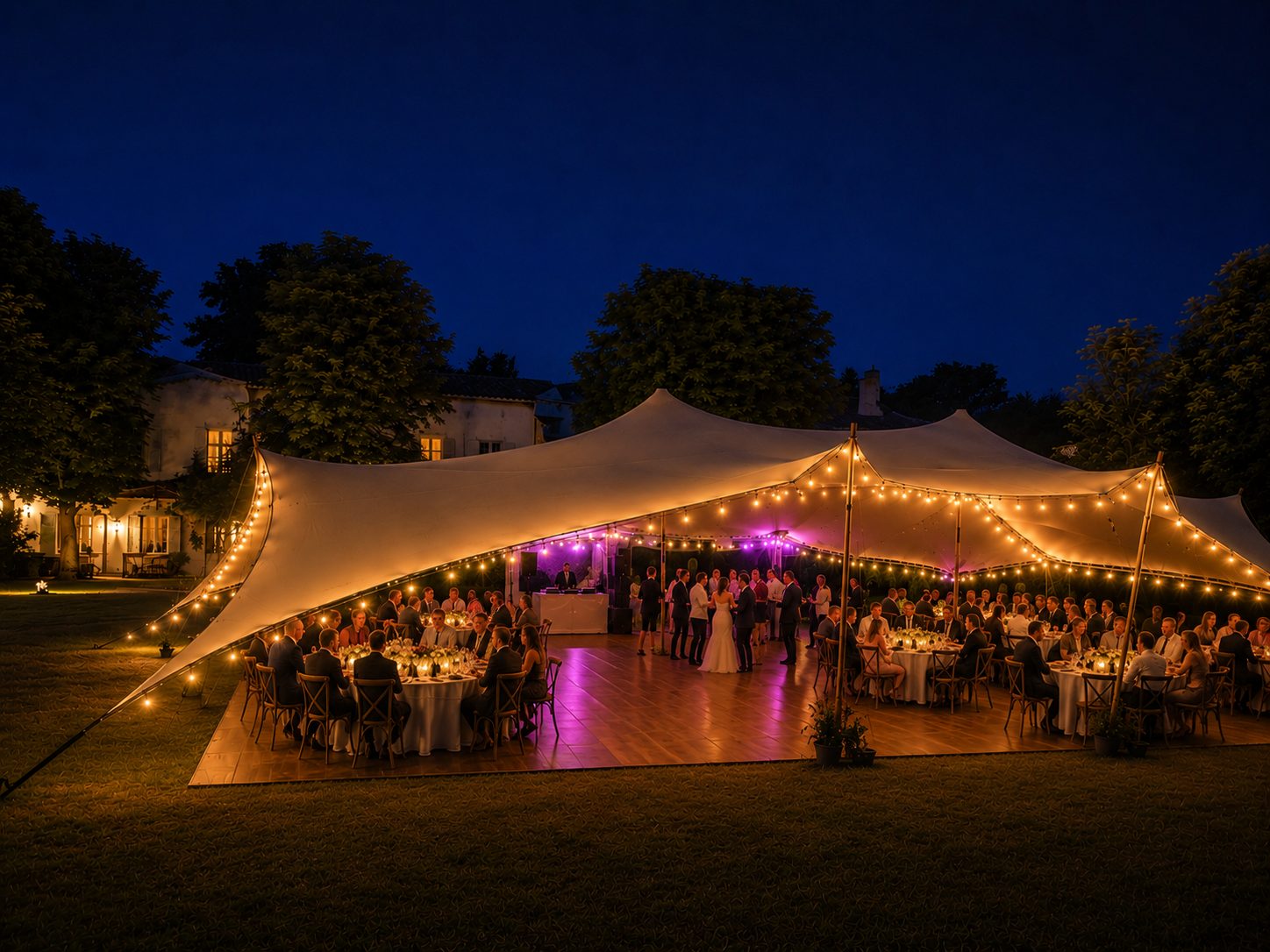 Soirée sous la tente nomade de 230 m²