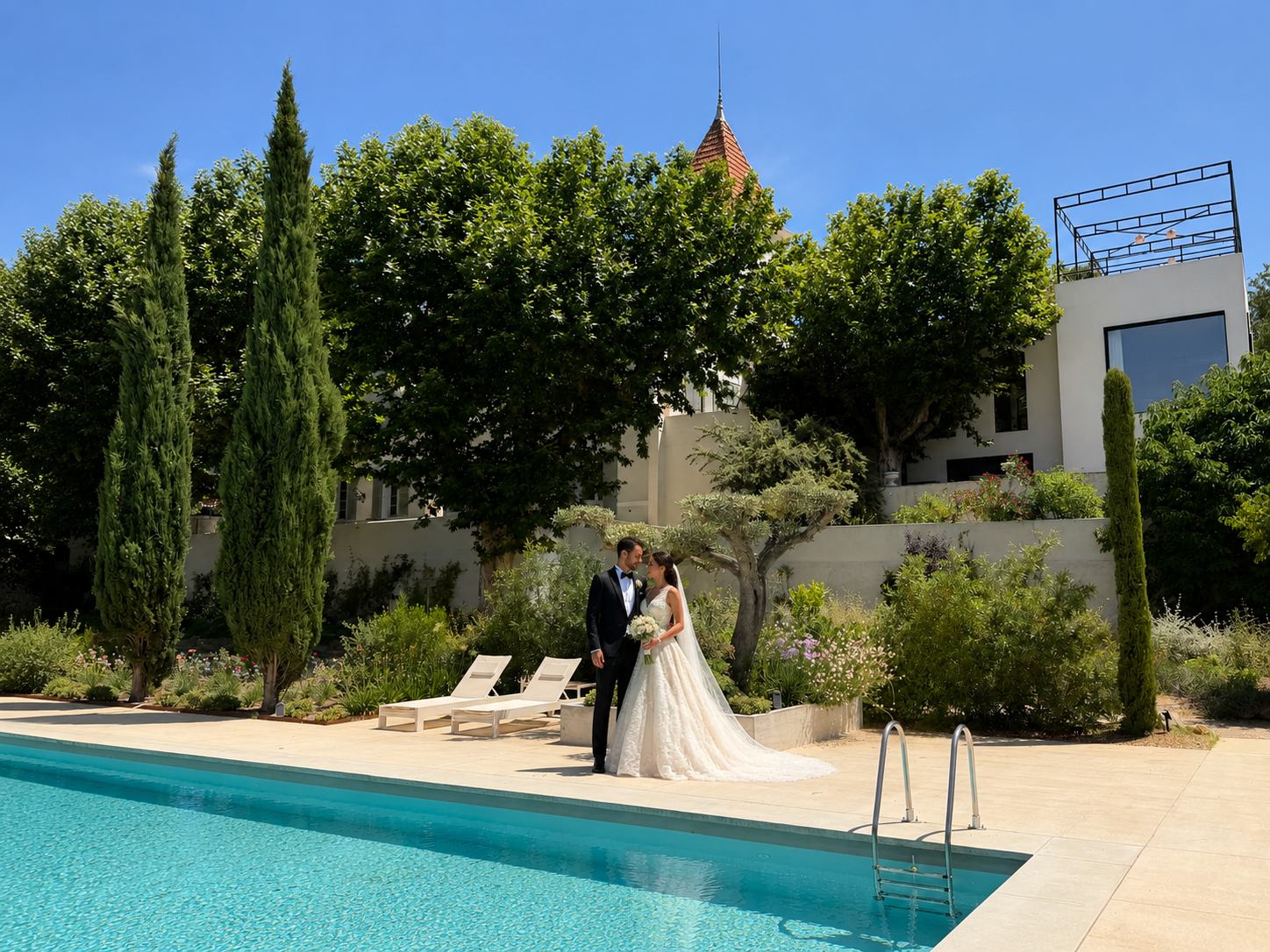 Le Château Pimõ — piscine et jardin